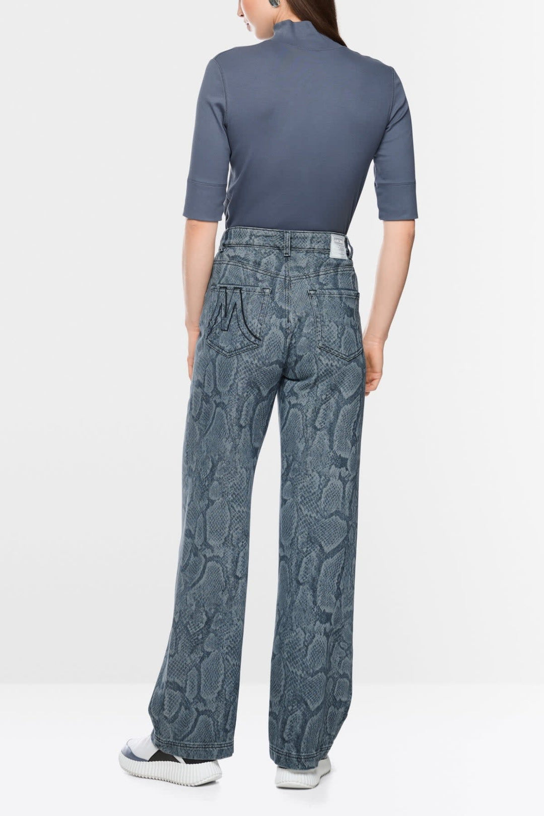 Side view of Marc Cain women&