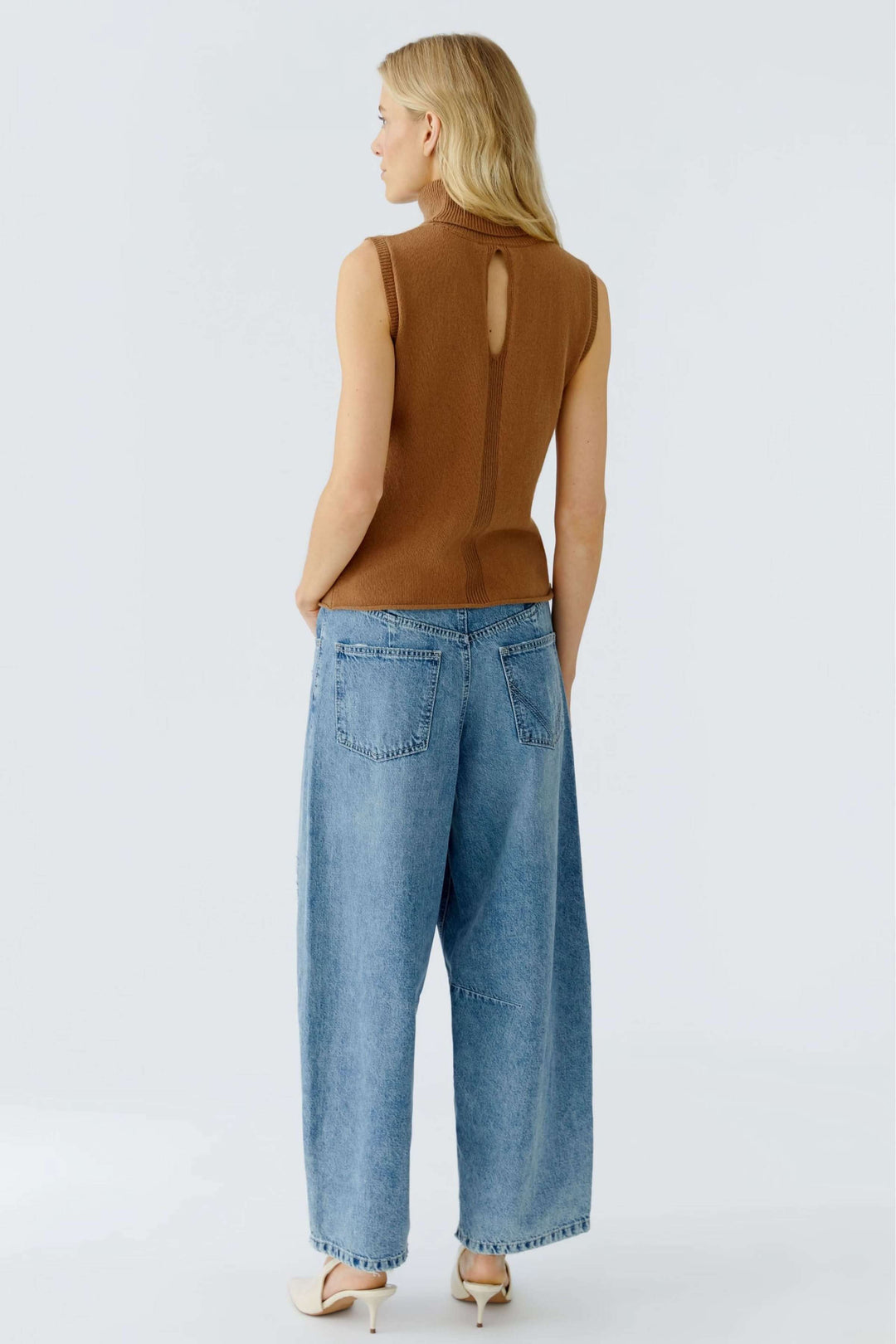 Chandail sans manches à col roulé, dos ajouré