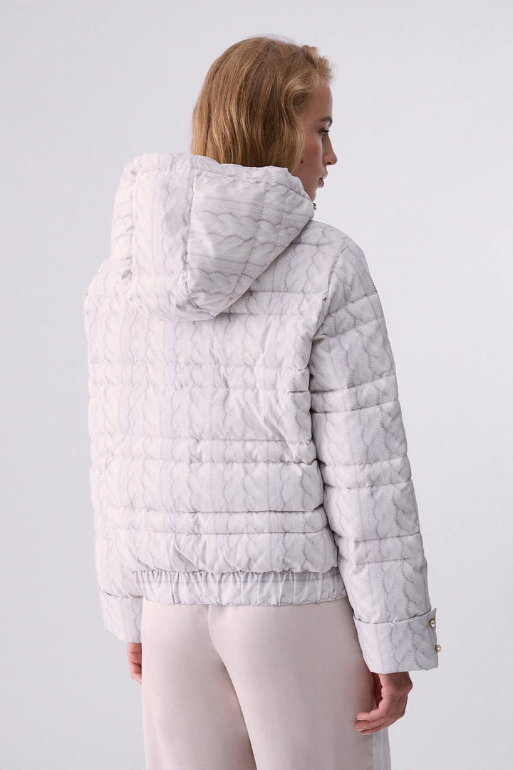 Manteau court matelassé à capuchon vue de face pour femme liujo