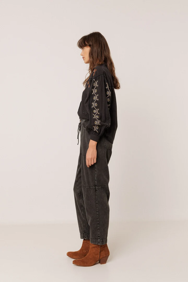 Embroidered long-sleeve blouse 