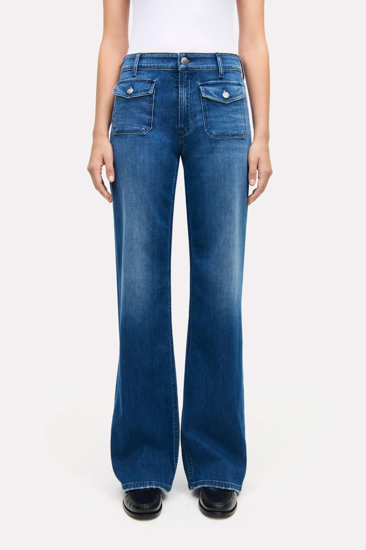 Jean Aimee Patched Pocket, wide-fit jeans with front pockets and a modern retro style.