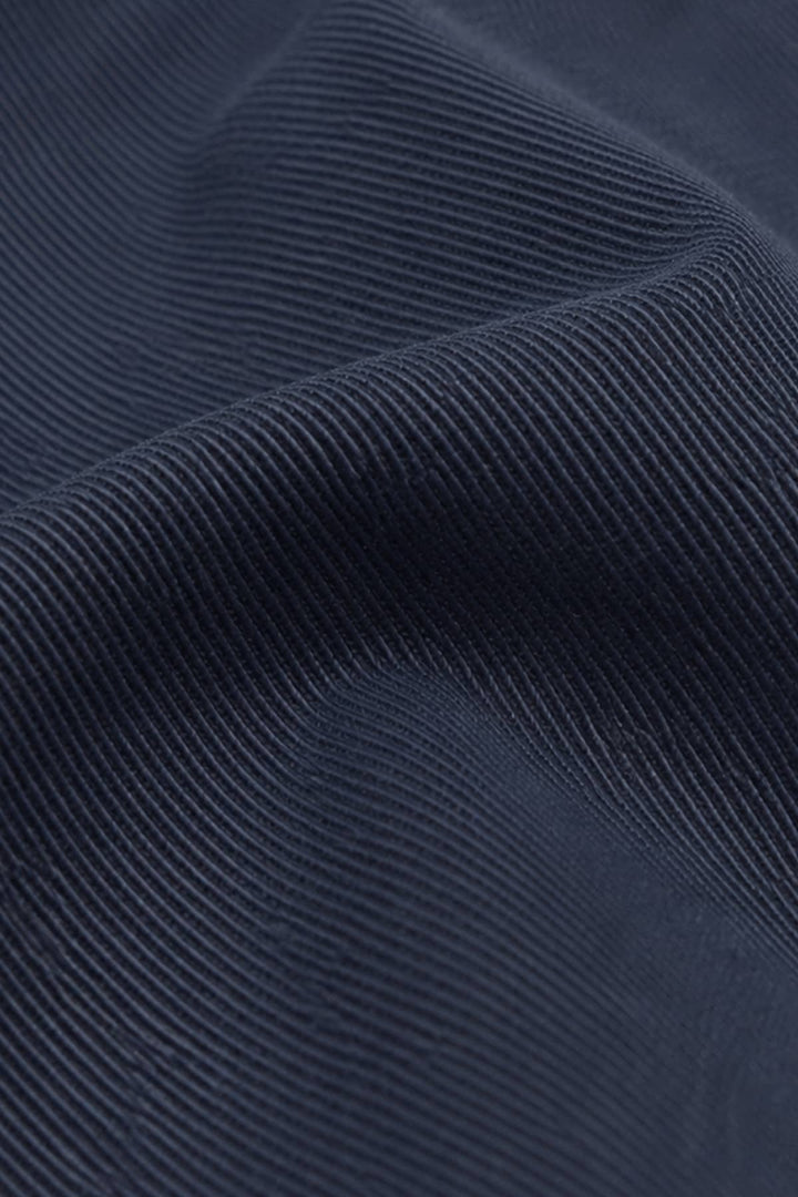 Vue de devant pantalon chino Meyer pour homme beige avec ceinture tressée - Valérie Simon