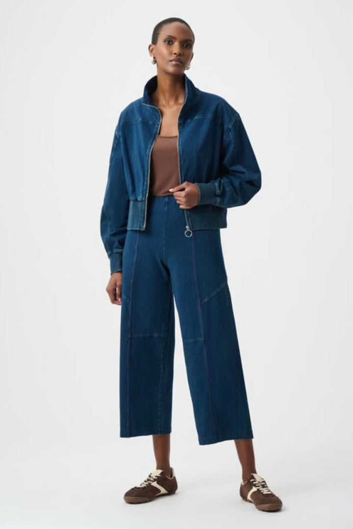Side view of Joseph Ribkoff black wide-leg pants for women with a cropped hem - Valérie Simon
