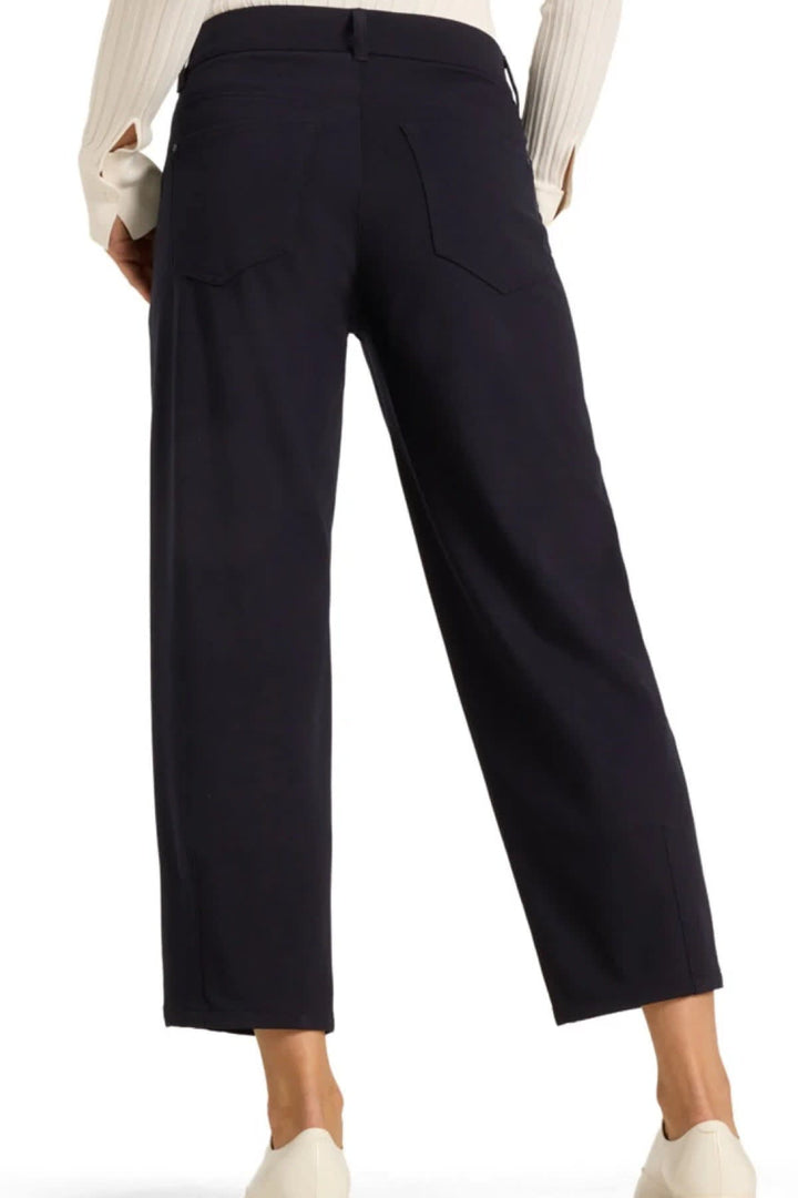 Front View of the Cambio Women&