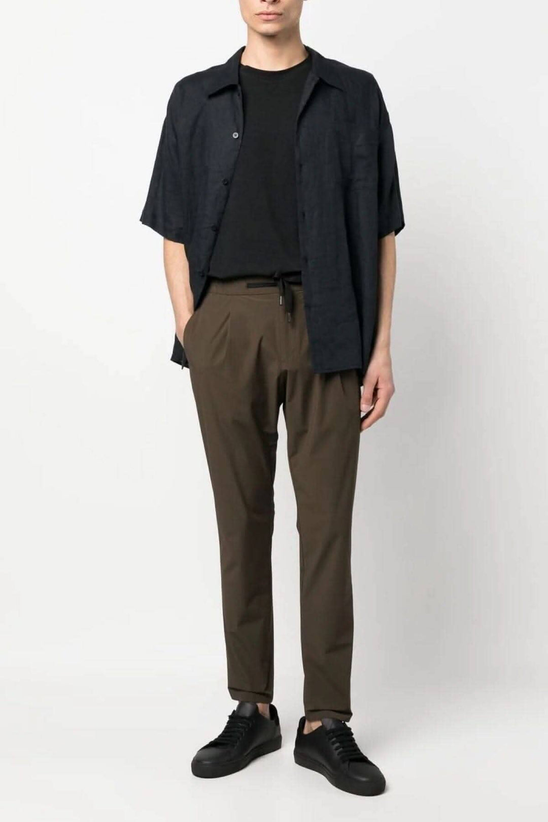 Pantalon Laminar en nylon, coupe régulière, avec cordon, style sportif et sophistiqué.