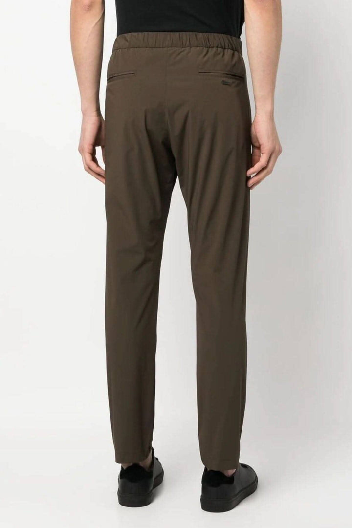 Pantalon Laminar en nylon maestro vue arrière, couleur marron, avec cordon de serrage et coupe moderne.