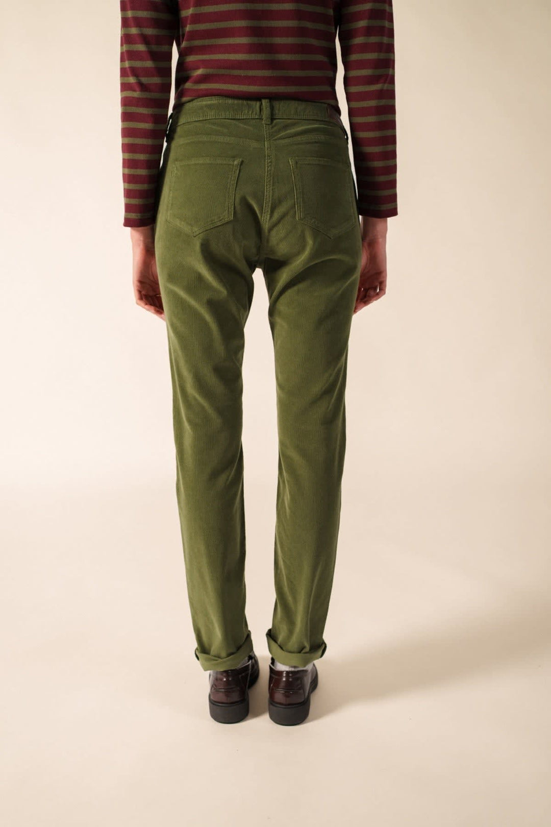 Side view of Saint James women&