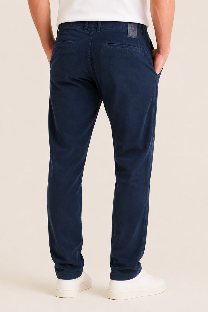 Vue latérale pantalon chino Meyer homme texturé beige en coton bio avec poches - Valérie Simon