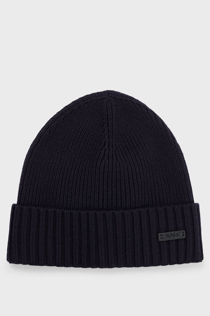 Tuque en laine vierge à maille épaisse BOSS, style hivernal en noir avec logo, idéale pour chaleur et confort.