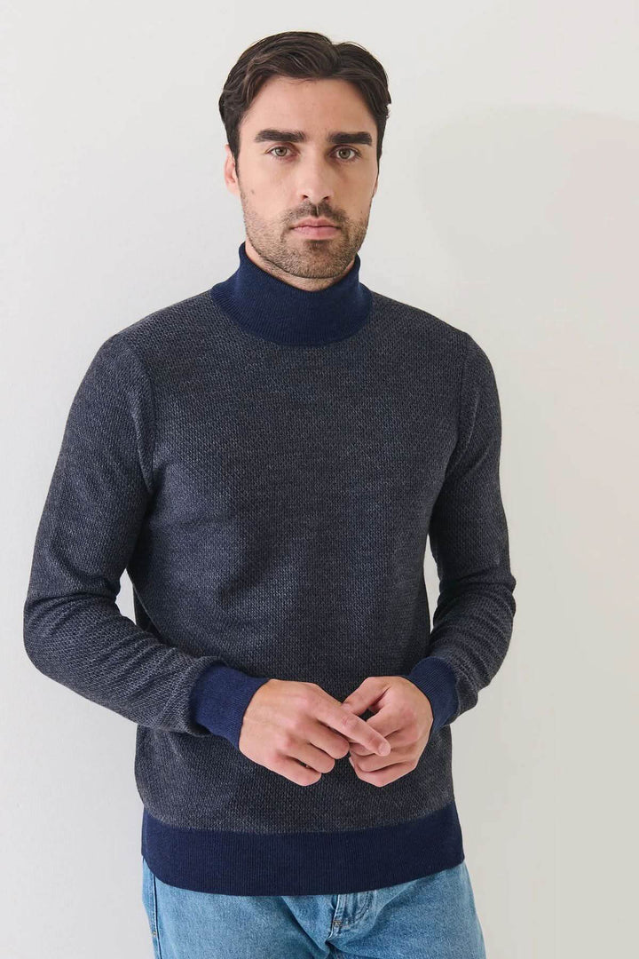 Col roulé texturé en laine mérinos extra-fine