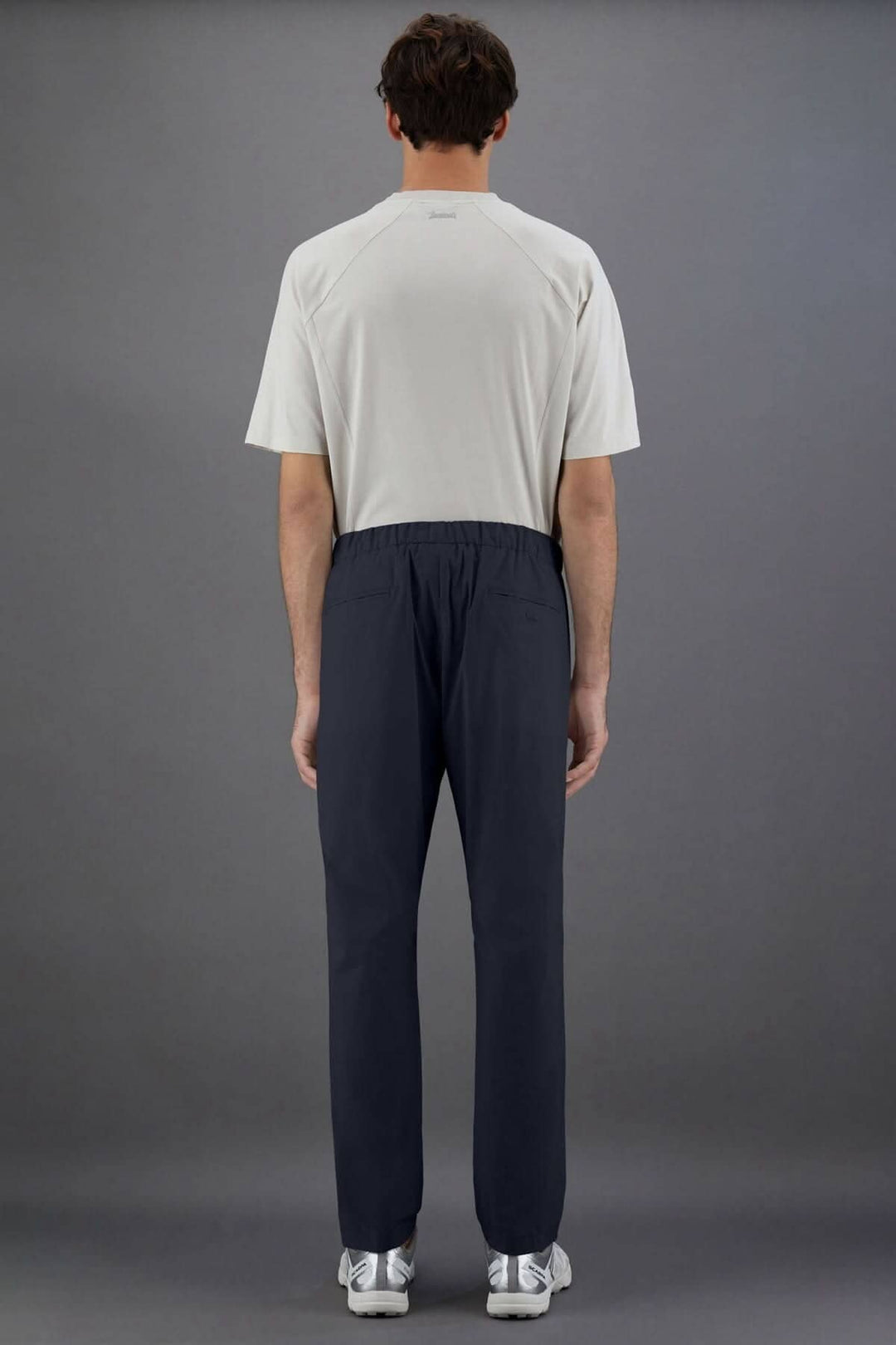 Pantalon Laminar en nylon maestro, confortable avec cordon de serrage, coupe régulière, vue arrière.