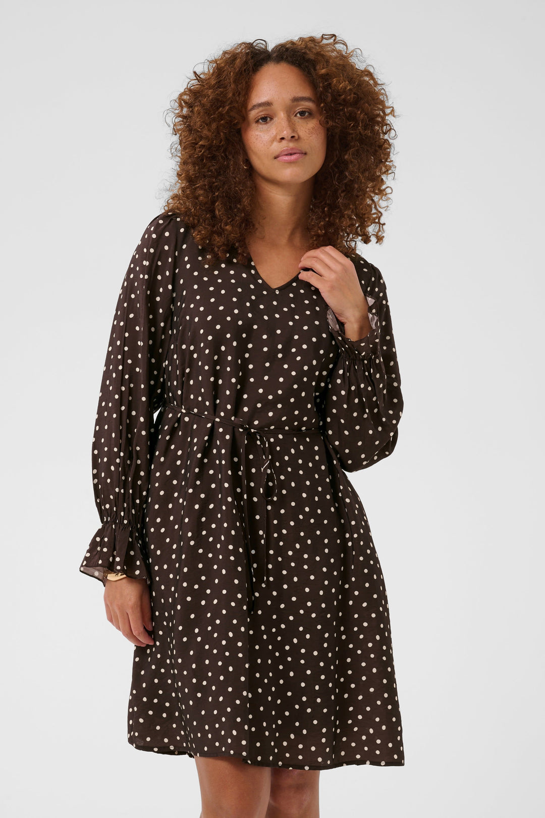 Front view of a short polka-dot dress for women by Kaffe in black and white - Valérie Simon