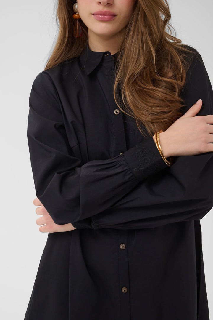 Close-up of the Leli white summer blouse-style dress for women with ruffles Cream - Valérie Simon