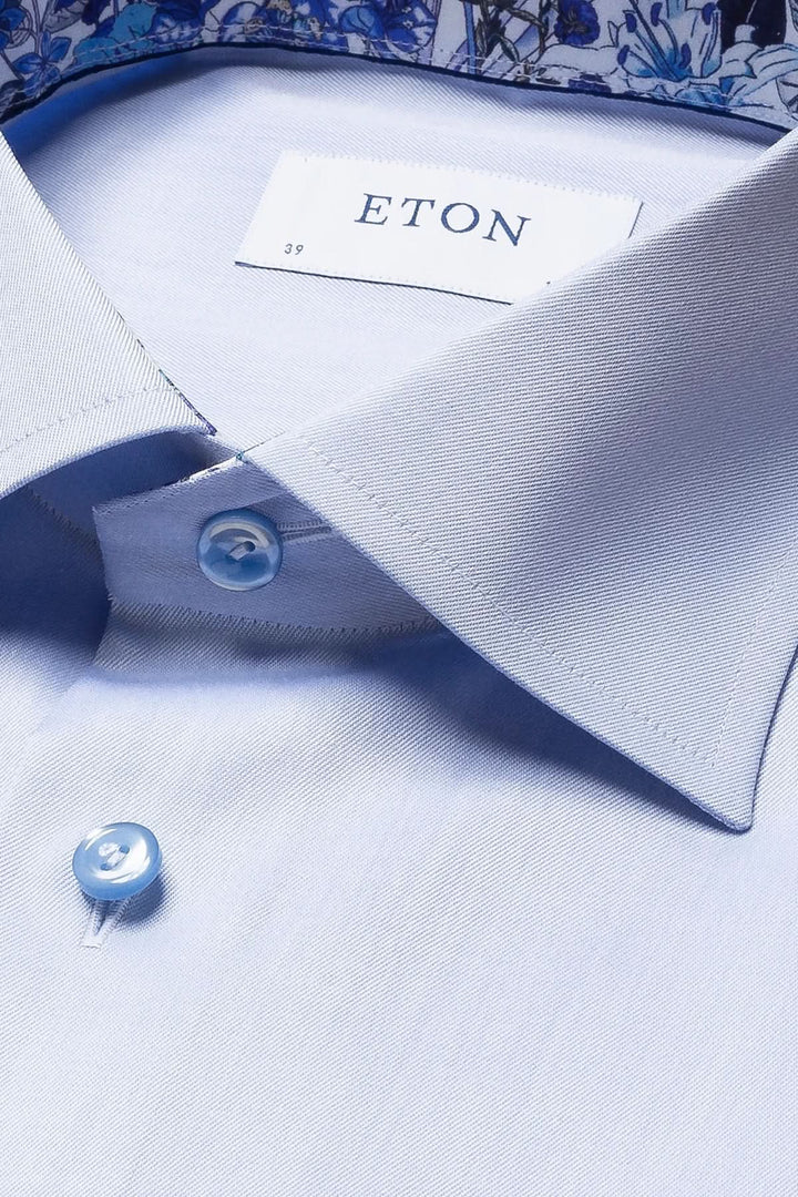 Chemise en coton signature à col italien élégante avec col structuré