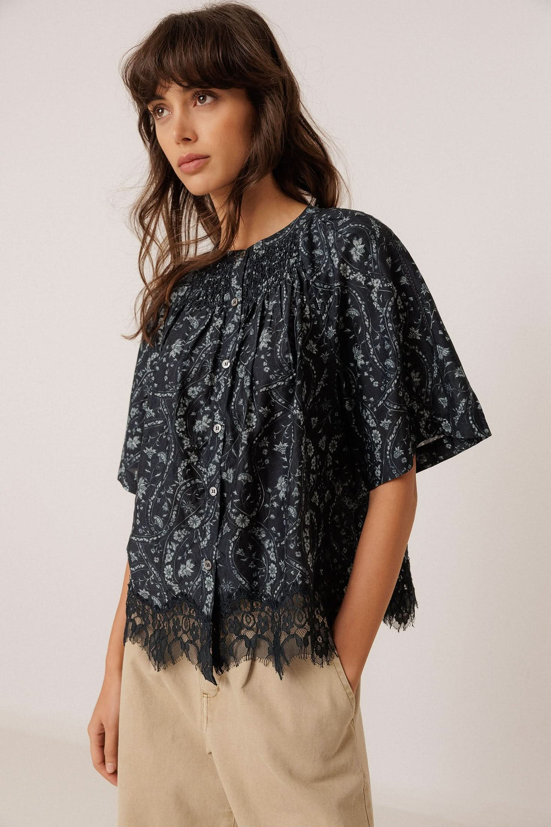 Printed blouse with lace trim 