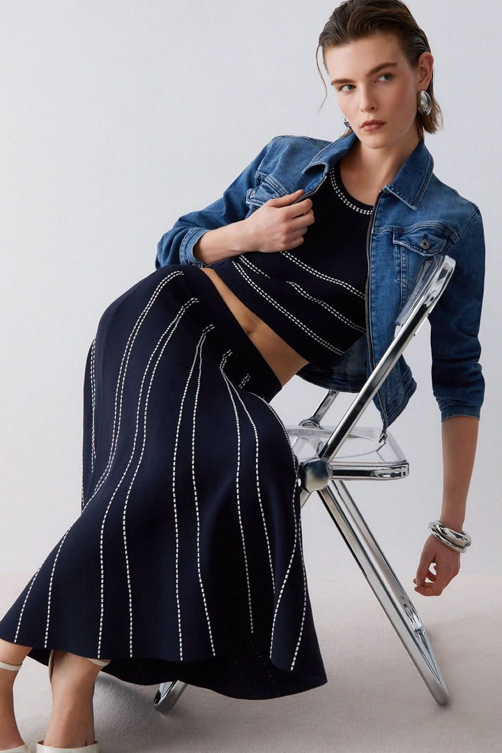 Jupe midi évasée à motif rayé