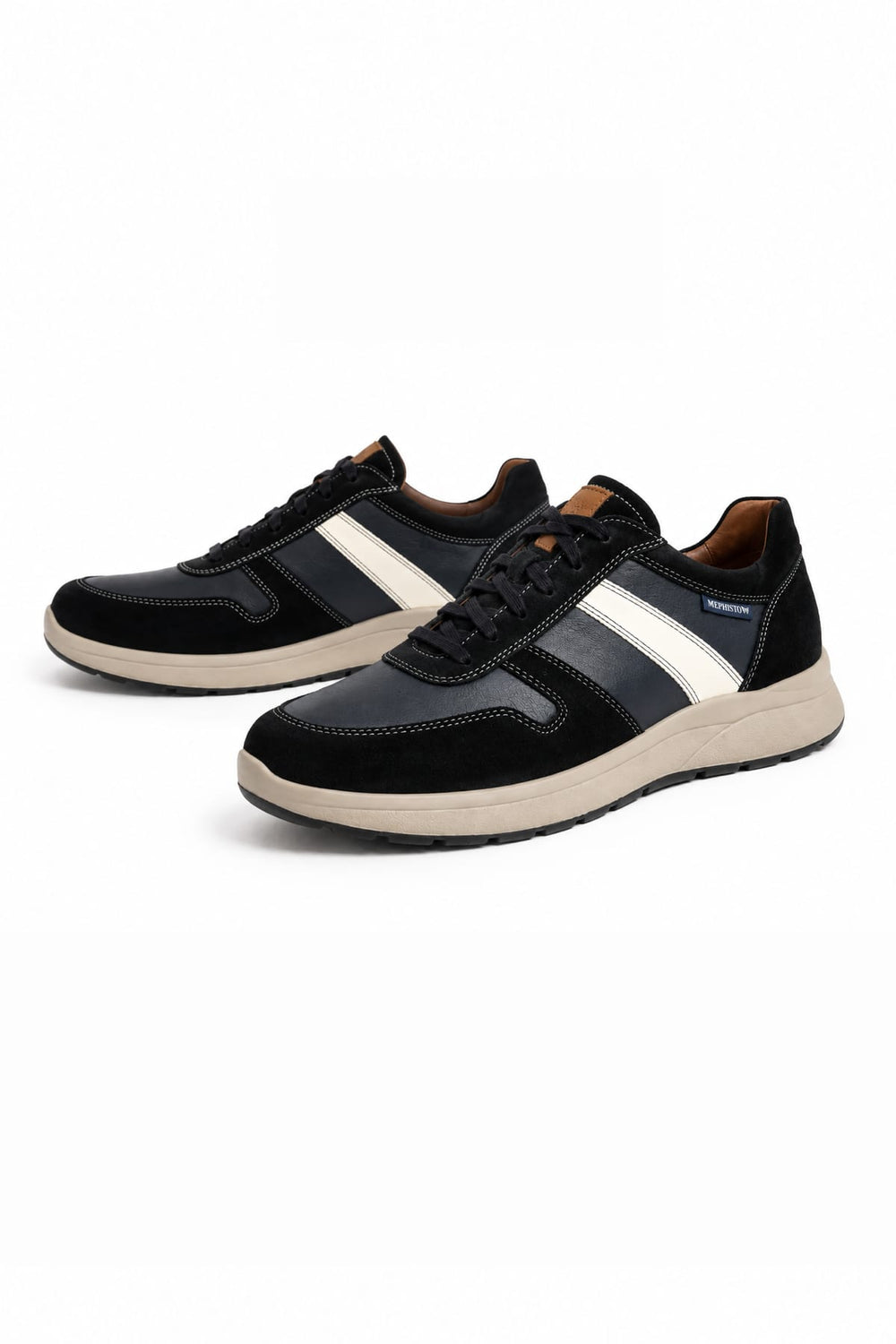 Side view of the MEPHISTO Vito casual leather sneaker for men in black with topstitching - Valérie Simon