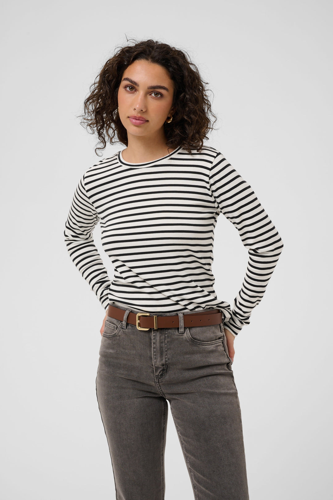 Vue de face t-shirt rayé à manches longues Kaffe pour femme bleu et blanc - Valérie Simon