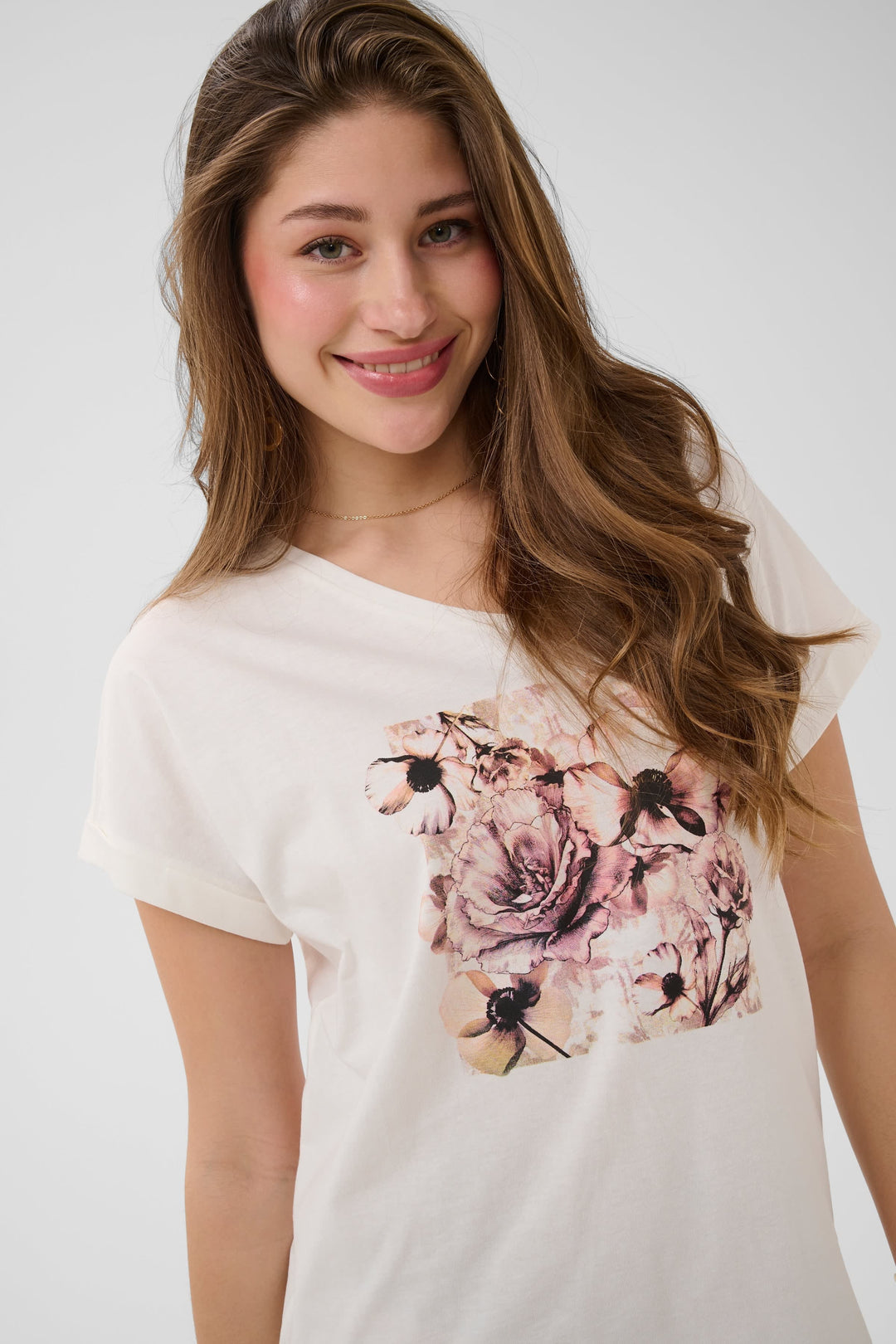 Front view of the floral T-shirt Cream for women in white and Pink with lace trim details - Valérie Simon
