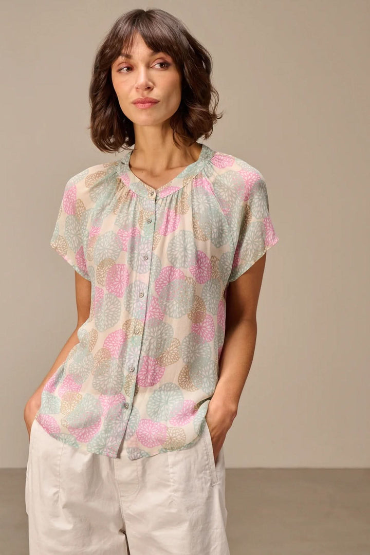 Lightweight short-sleeved blouse with a print