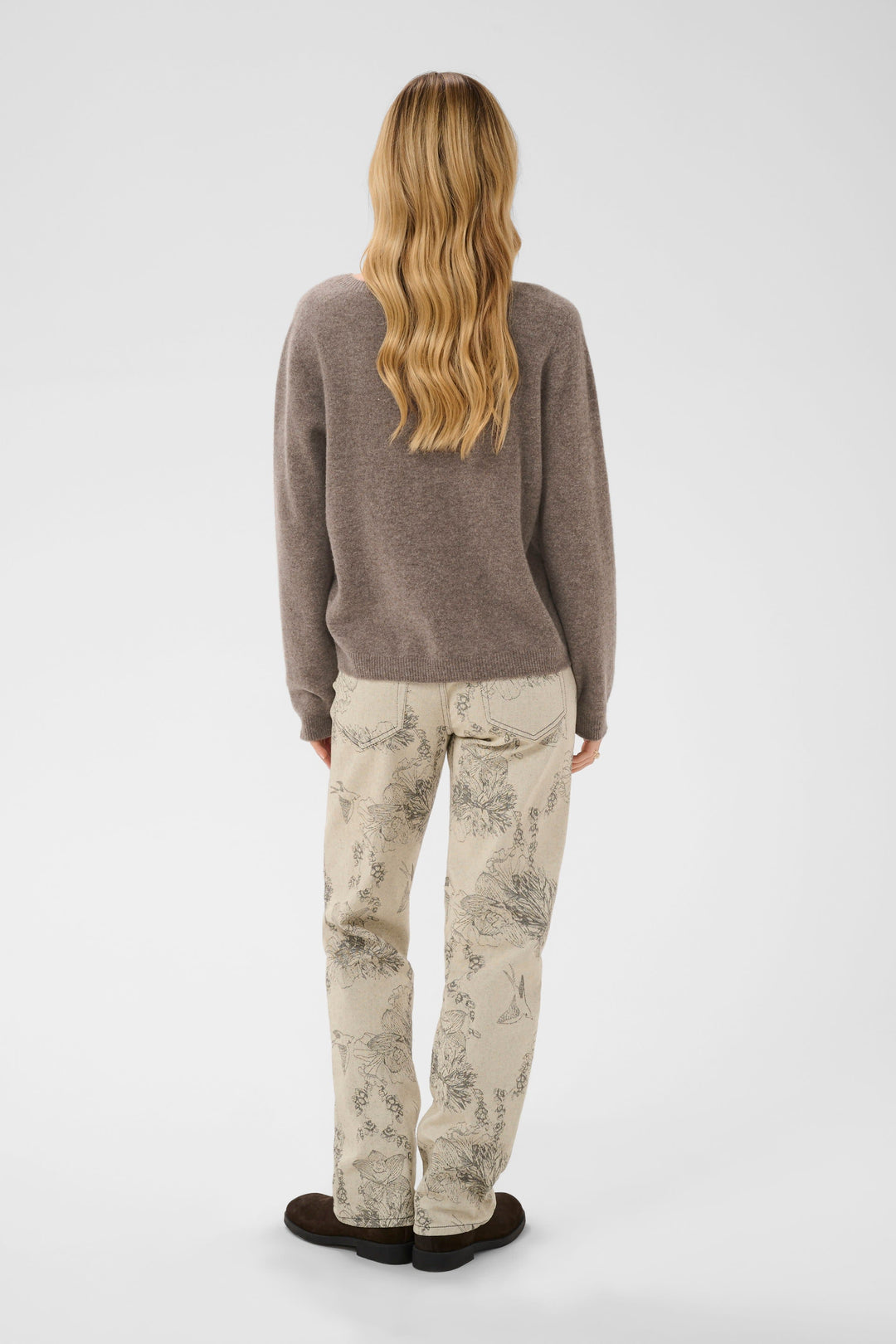 Front view of the Mela knit Cream for women Pink soft knit - Valérie Simon