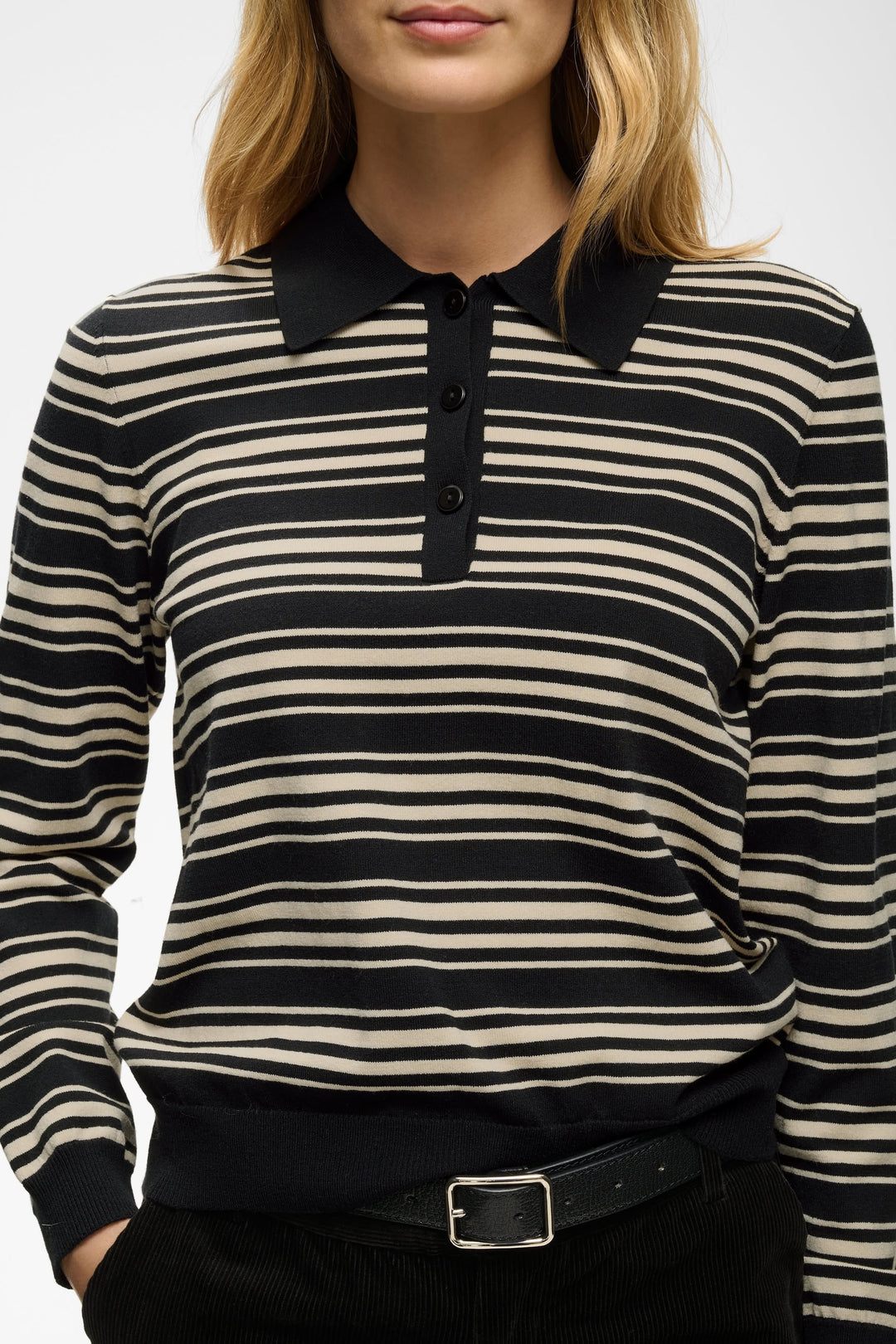 Front view of the women&