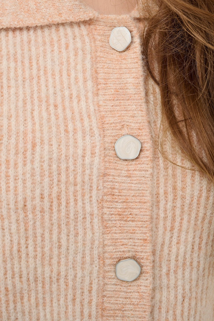 Front view of the Sienna button-up knit Cream for women, coral, short sleeves - Valérie Simon