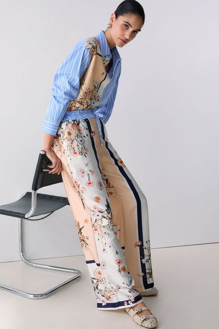 Pantalon fluide à motifs et rayures contrastées