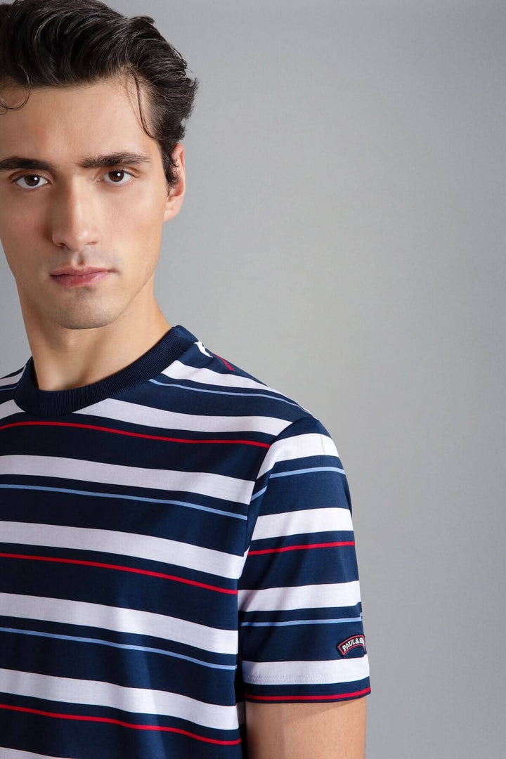 T-shirt ligné multicolore Paul and Shark pour homme, avec des rayures marines, bleues et rouges, style contemporain.