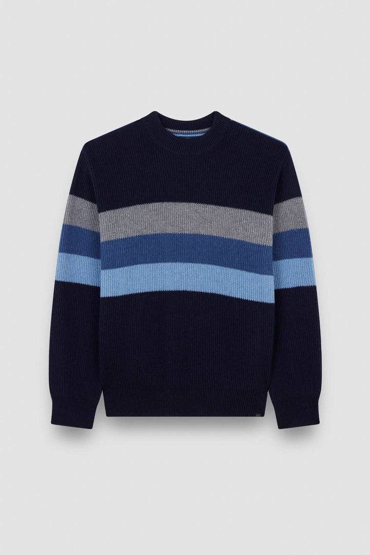 Chandail en maille à rayures texturées bleu et gris, col montant, coupe droite, essentiel pour le style urbain.