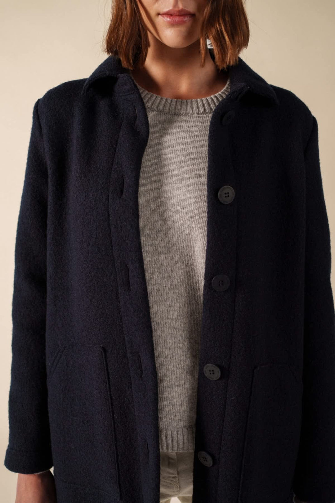 Vue de face veste Saint James PYRENEES II femme bleu avec boutons distinctifs - Valérie Simon