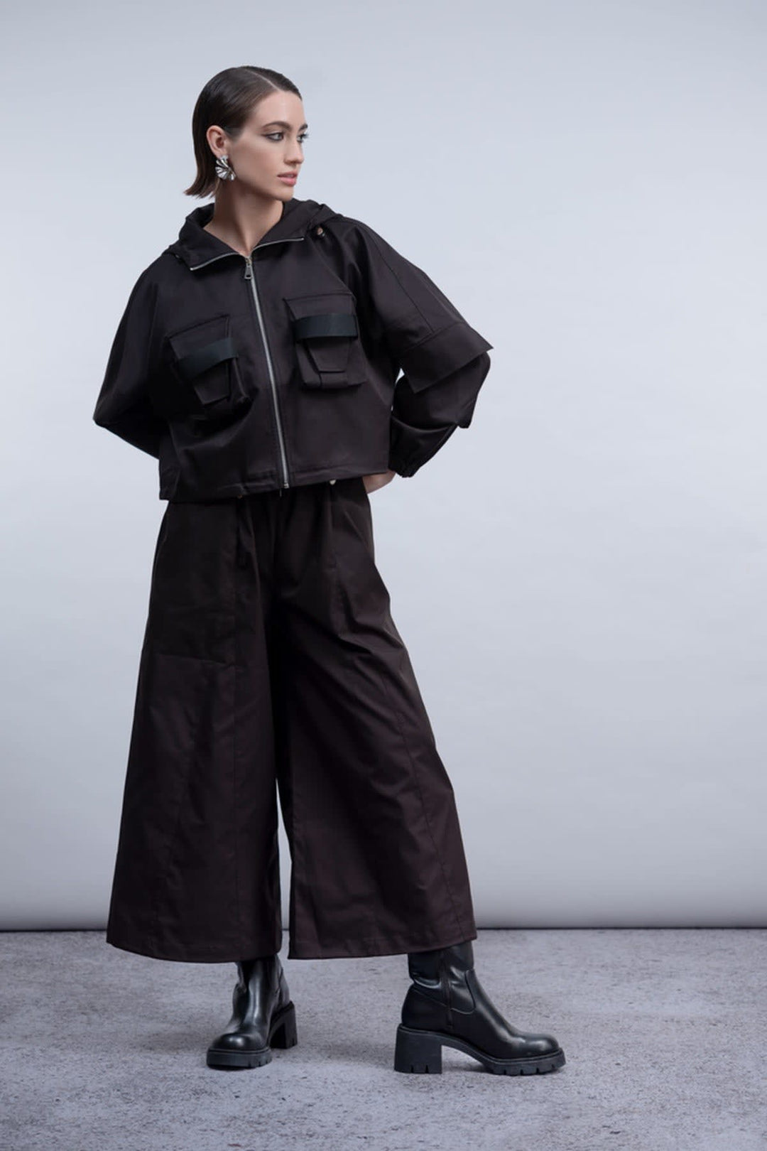 Front view of the Haako women&