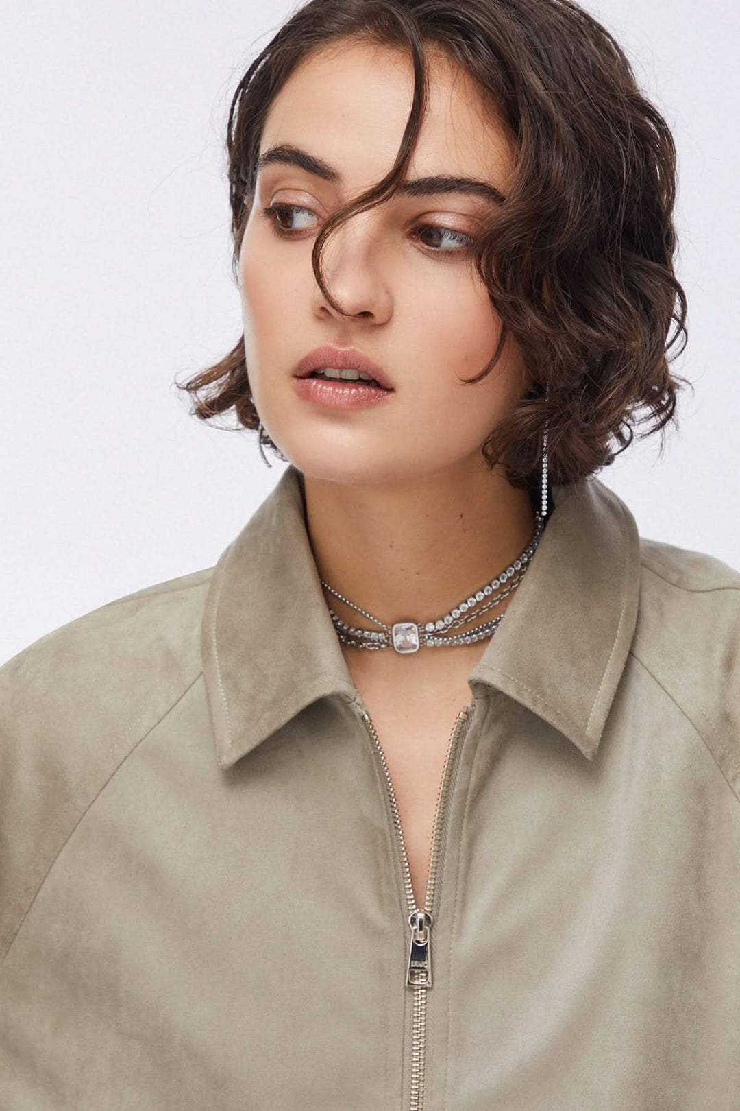 Veste courte zippée à col chemise