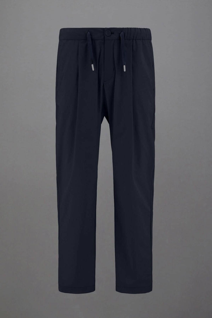 Pantalon Laminar en nylon noir avec cordon de serrage réglable pour un look sportif et sophistiqué.