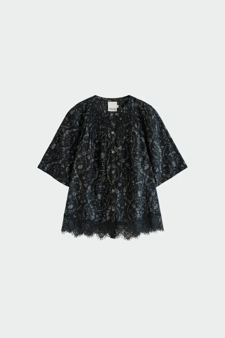 Printed blouse with lace trim 