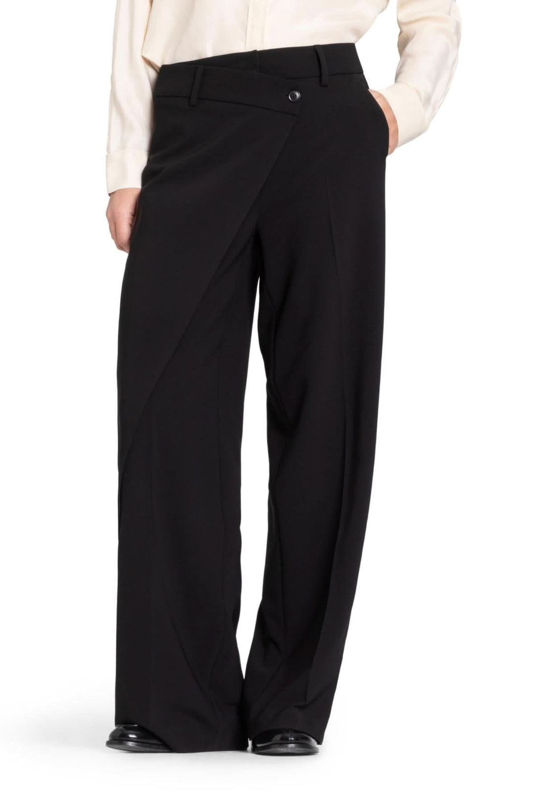 Pantalon Anais wrap front, à jambe large, tissu léger, stylé pour le bureau ou le quotidien.