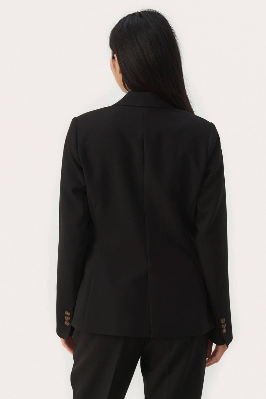 Veston souple Taylor vue arrière, coupe classique, manches longues, finition élégante pour un look chic.