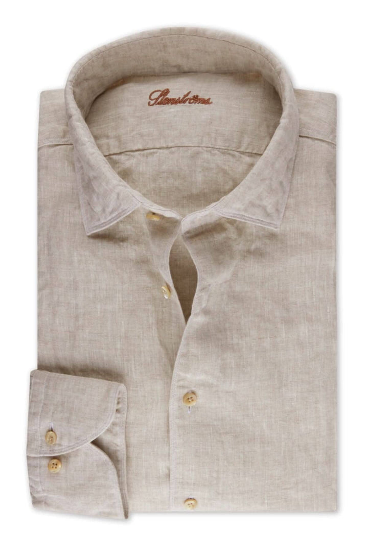 Chemise en lin beige, légère et respirante, avec col classique et boutons, idéale pour l'été.