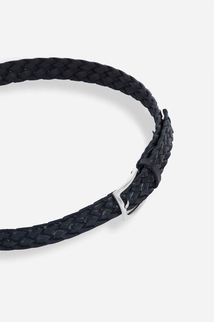 Ceinture tressée en cuir noir avec boucle en nickel vieilli, style européen chic.