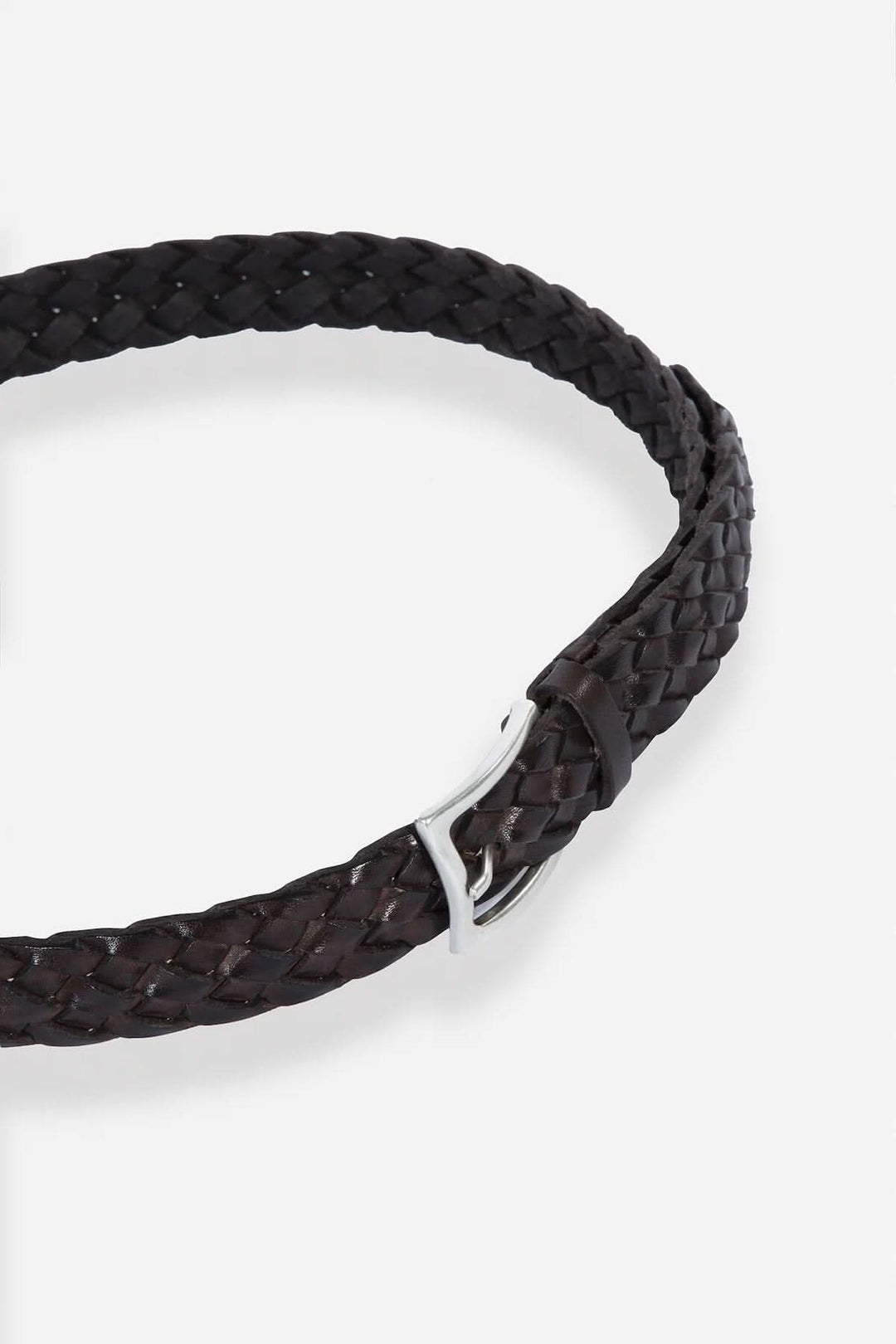 Ceinture tressée en cuir véritable noir de la marque Gavazzeni avec boucle en nickel galvanisé.