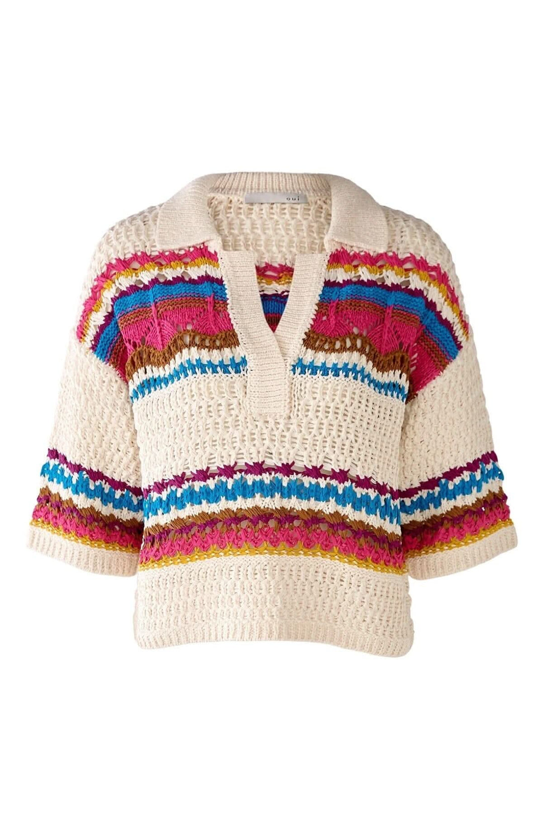 Chandail en tricot avec motifs abstraits et encolure en V, manches courtes, disponible en plusieurs couleurs.