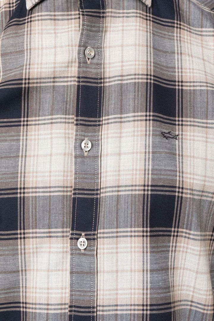Chemise à carreaux bleu, gris et beige de Paul and Shark avec logo brodé sur la poitrine, idéale pour l&