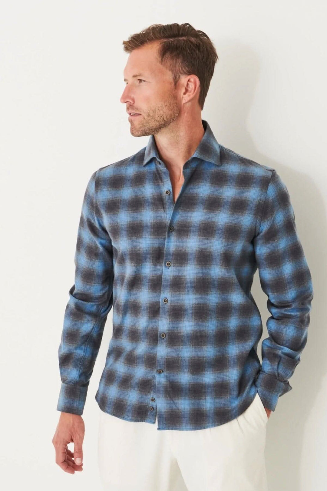 Chemise en flanelle à carreaux bleus et noirs, à manches longues, coupe confortable et ajusteRegular.