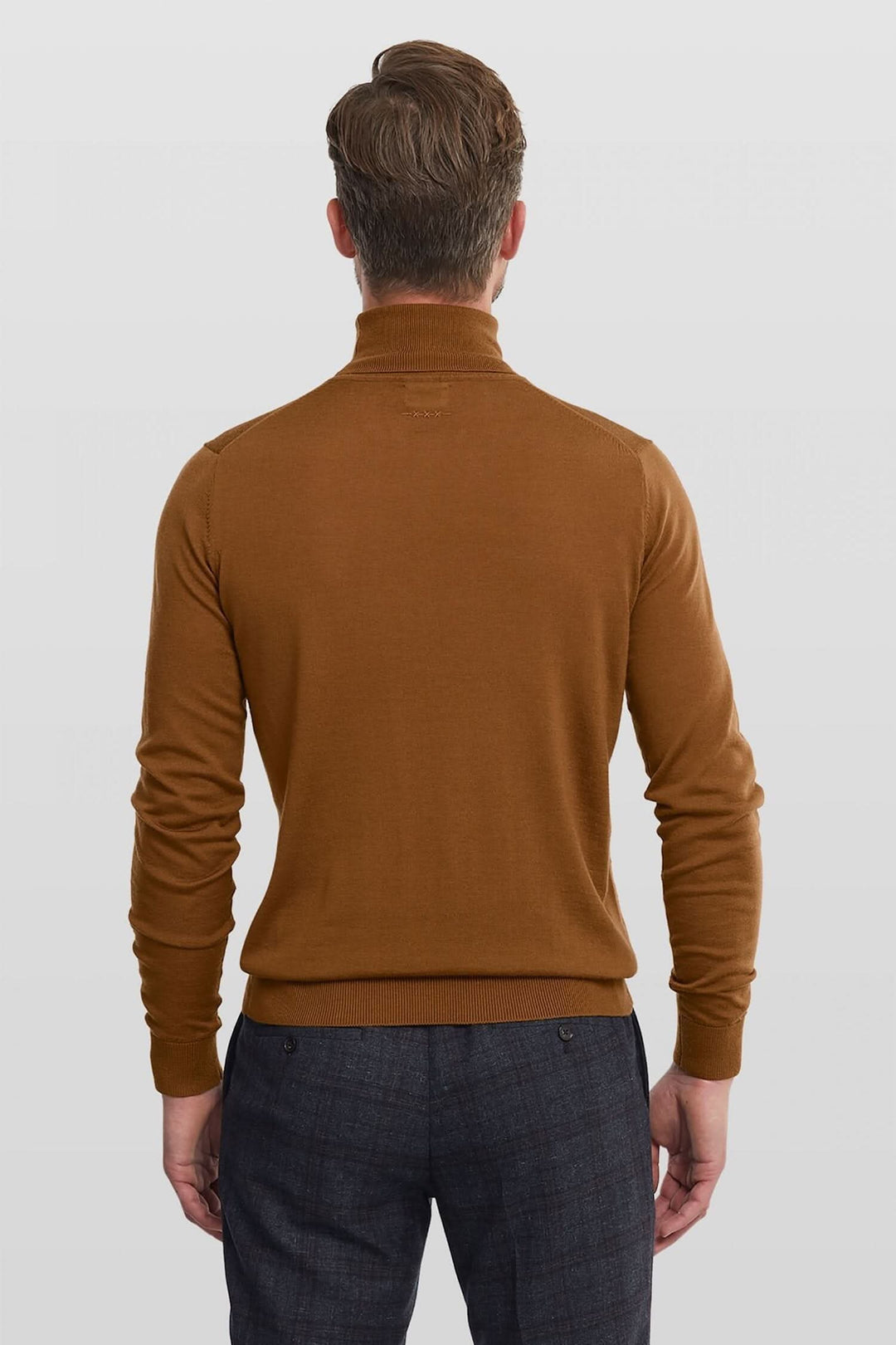 Col roulé en laine brun cacao de Van Gils, vue arrière, confortable avec col côtelé.