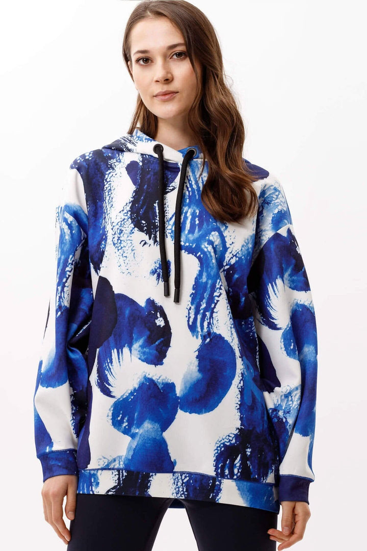 Sweat-shirt décontracté pour femme en bleu et blanc, style Fayne de BRAX LAB, avec capuche et imprimé artistique.