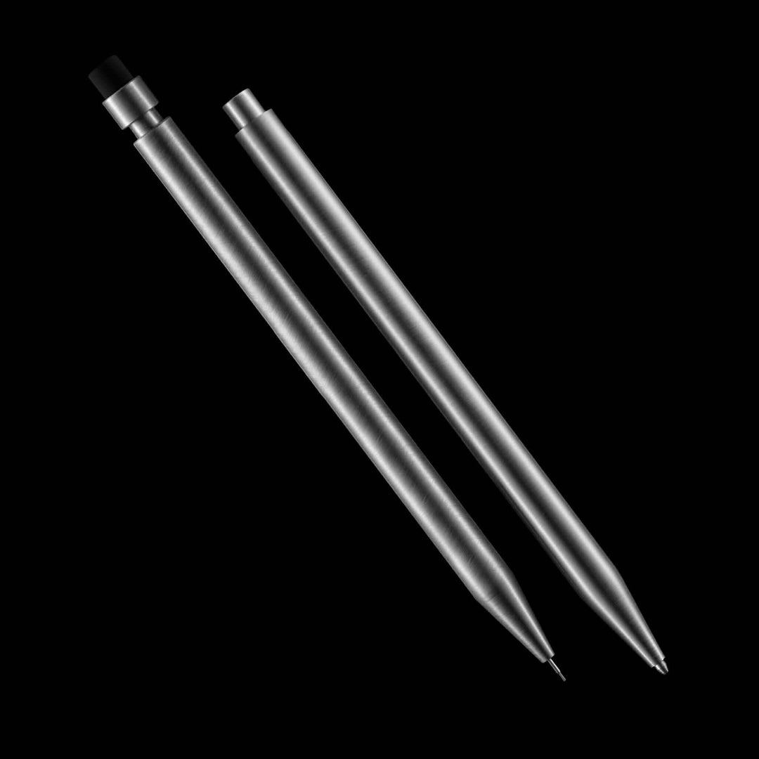 Crayon Modern Fuel en métal solide, design unique, parfaitement assemblé sans plastique.