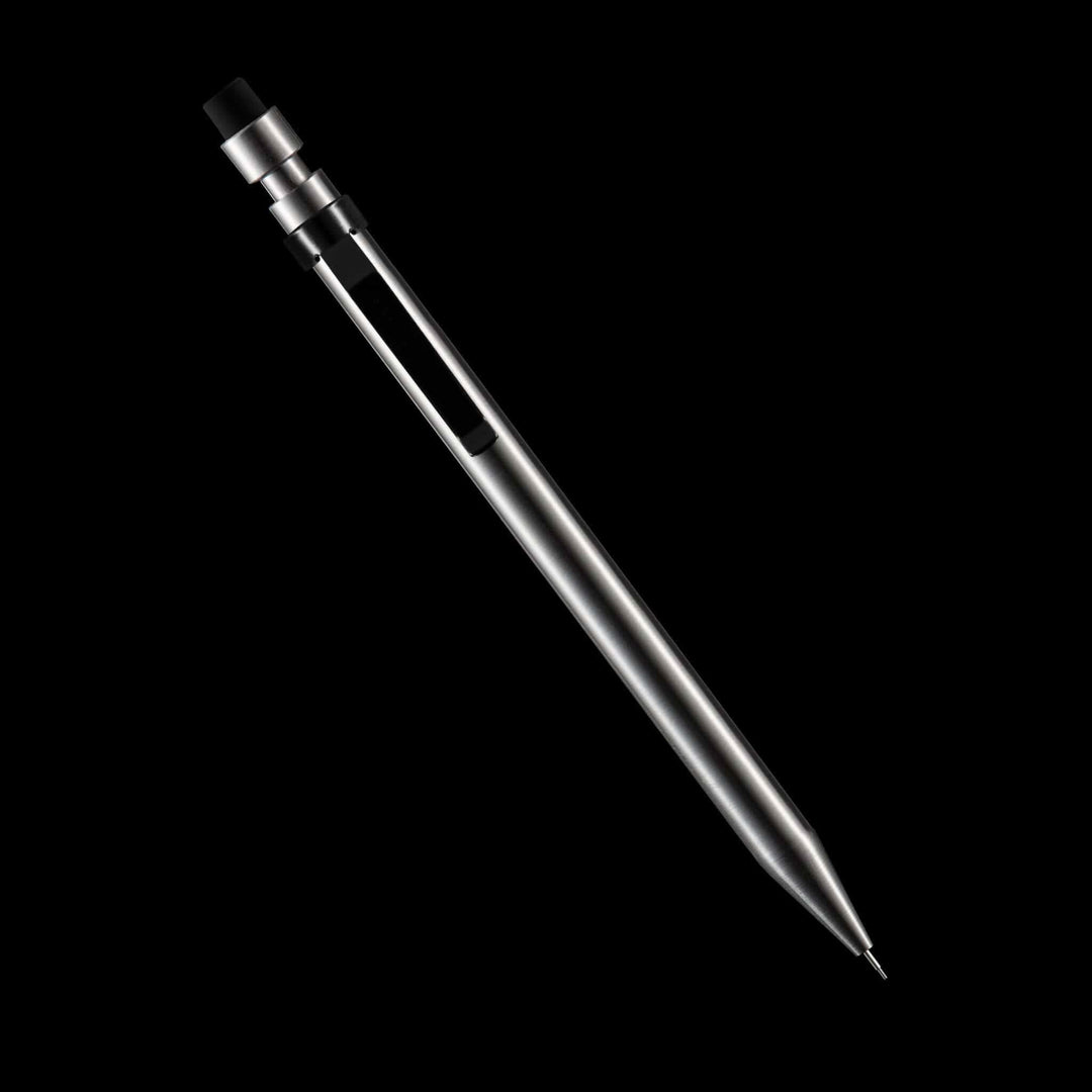 Crayon Modern Fuel en métal solide, sans plastique, avec un design unique et élégant.
