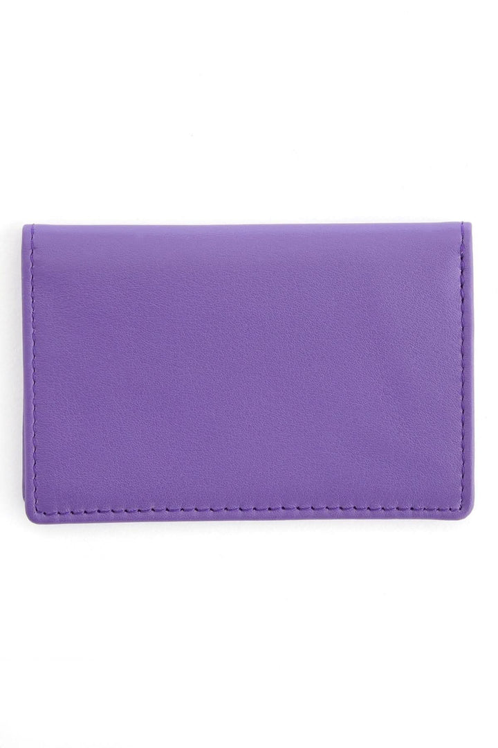 Étui compact violet en cuir pour cartes d'identité, cartes de crédit et cartes de visite.