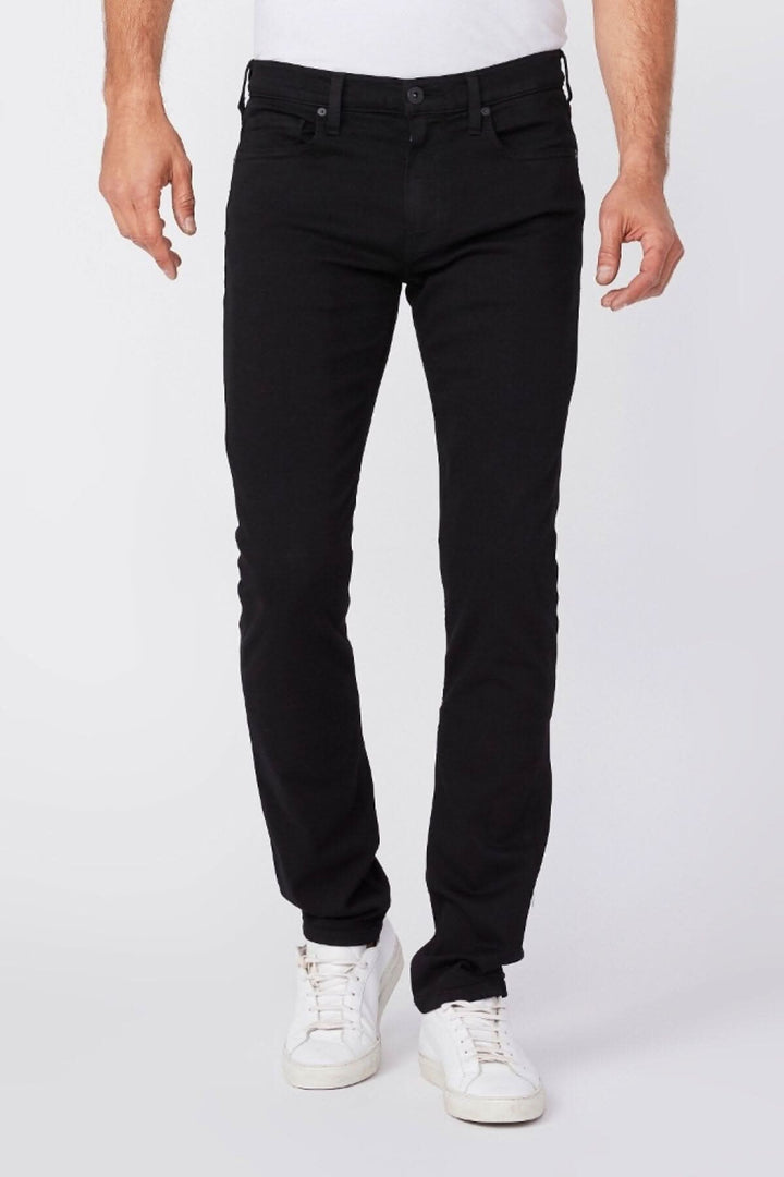 Jean noir slim Lennox Black Shadow, ajusté au niveau des cuisses et fuselé, idéal pour un look habillé ou décontracté.