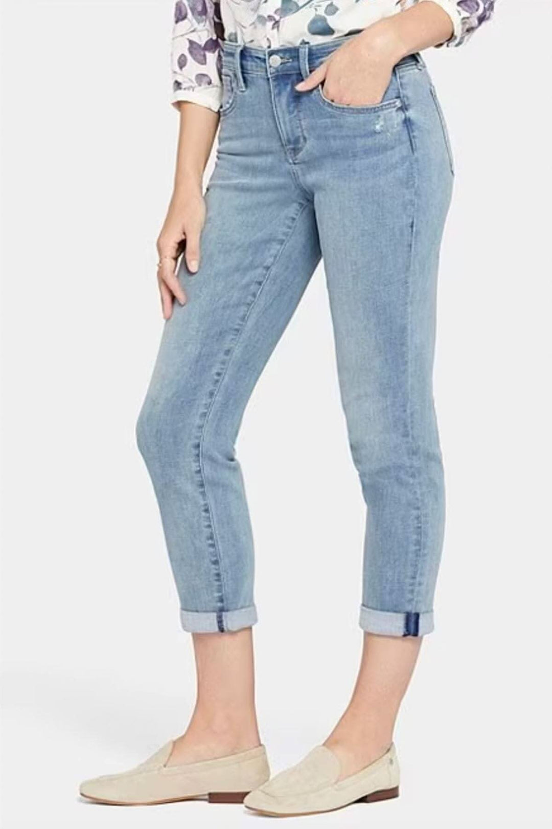 Jean boyfriend coupe droite slim à taille haute Margot, décontracté avec poignets roulés et look moderne.